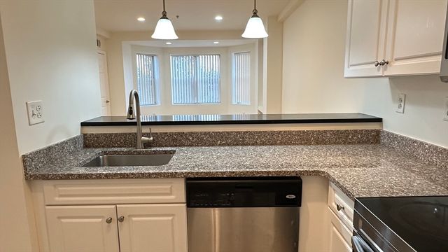 1 Cityview Lane 210, Quincy, MA 02169