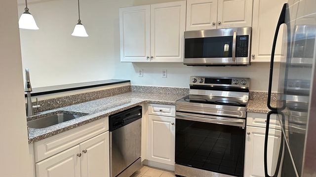 1 Cityview Lane 210, Quincy, MA 02169