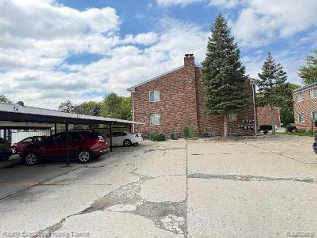 39477 Van Dyke Avenue, Sterling Heights, MI 48313