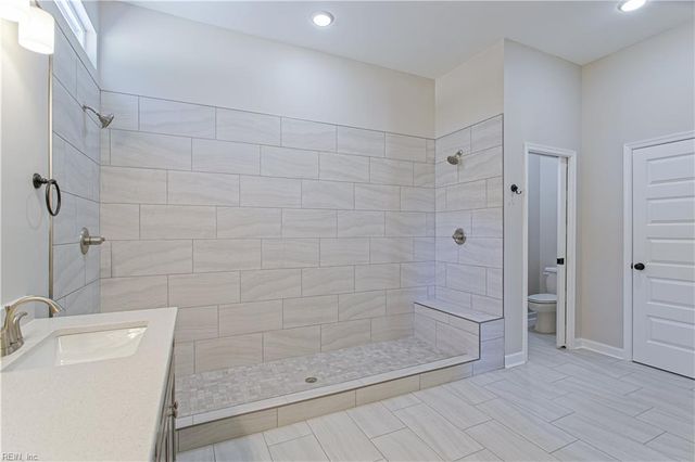 19 Grove AVE, Suffolk, VA 23434