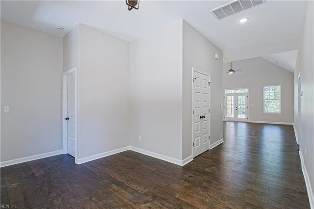 19 Grove AVE, Suffolk, VA 23434