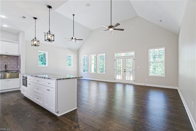 19 Grove AVE, Suffolk, VA 23434