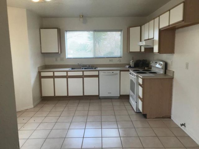 3125 Chama Meadows Drive NE, Rio Rancho, NM 87144