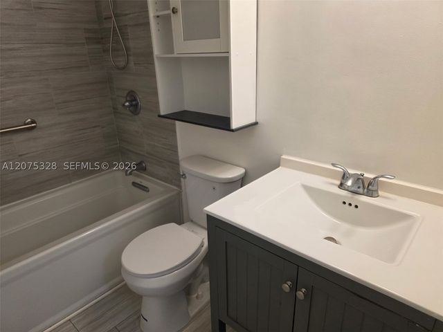 3361 NW 85th Ave 305, Coral Springs, FL 33065