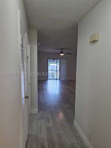 3361 NW 85th Ave 305, Coral Springs, FL 33065