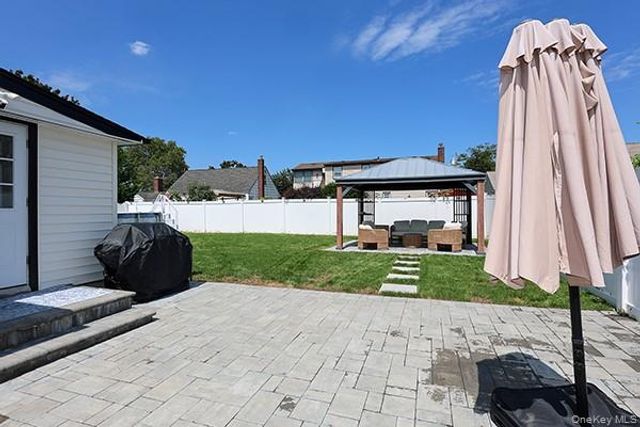 269 N Suffolk Avenue, Massapequa, NY 11758