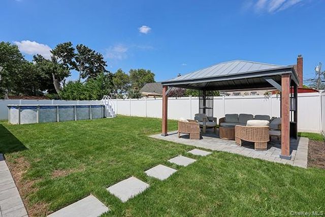 269 N Suffolk Avenue, Massapequa, NY 11758