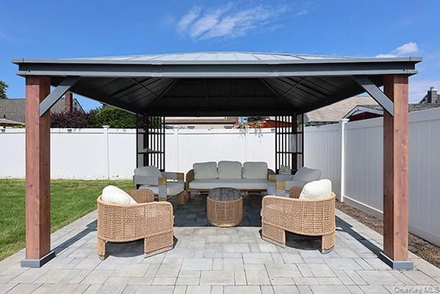 269 N Suffolk Avenue, Massapequa, NY 11758