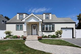 269 N Suffolk Avenue, Massapequa, NY 11758