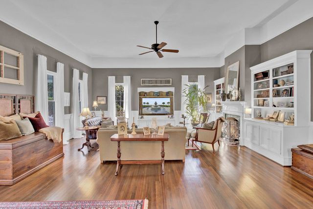 517 W Carolina Avenue, Summerville, SC 29483