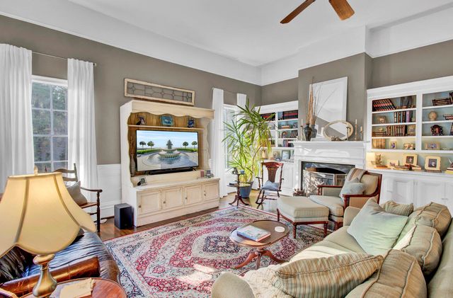 517 W Carolina Avenue, Summerville, SC 29483