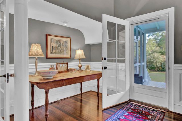 517 W Carolina Avenue, Summerville, SC 29483