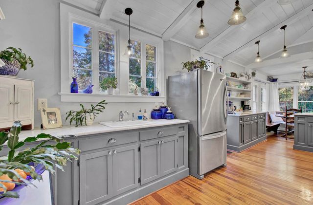 517 W Carolina Avenue, Summerville, SC 29483