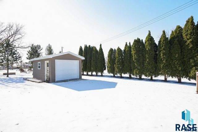 609 S Main St Street, Lennox, SD 57039