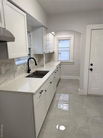 7639 Ternes Street, Dearborn, MI 48126