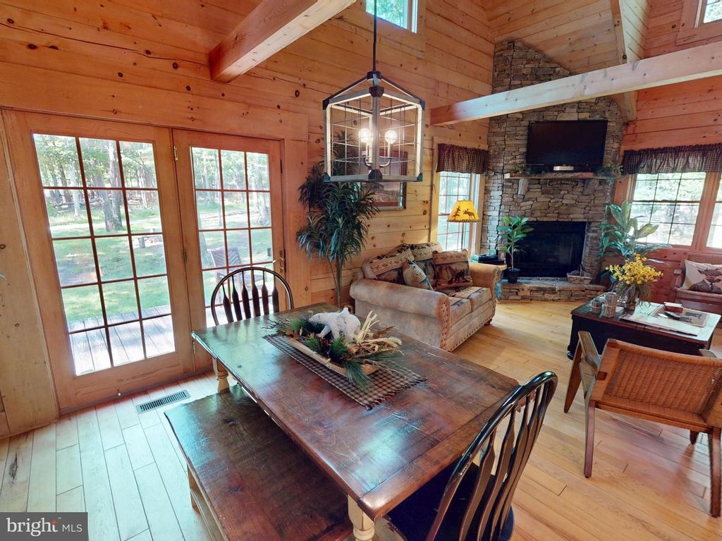 230 POLAR BEAR RD, Maysville, WV 26833