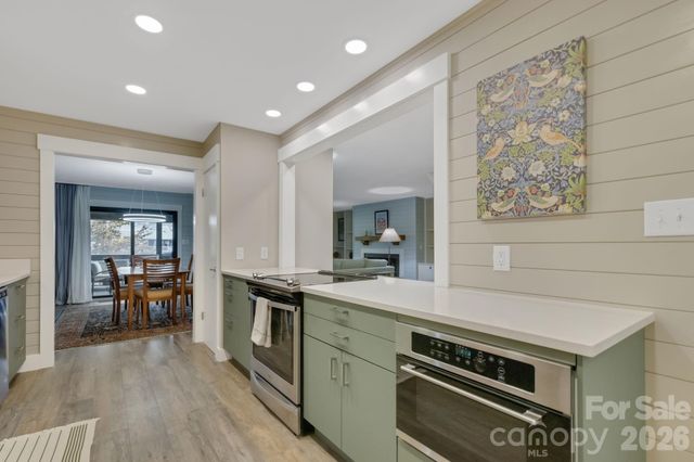 403 Crowfields Drive, Asheville, NC 28803