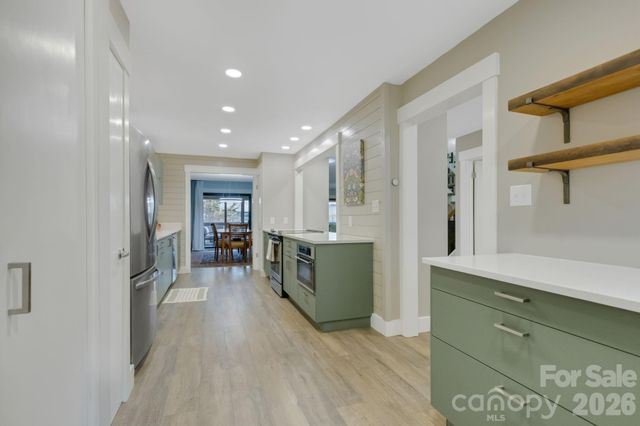 403 Crowfields Drive, Asheville, NC 28803
