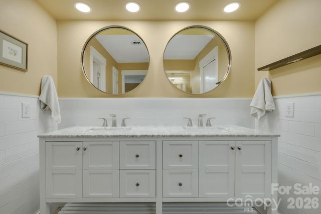 403 Crowfields Drive, Asheville, NC 28803