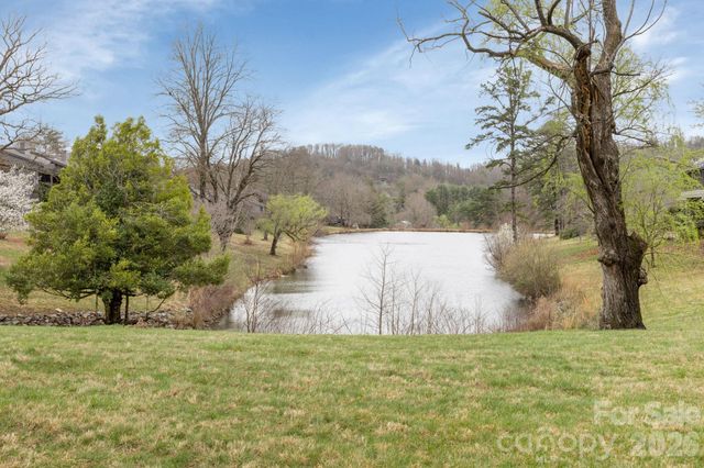 403 Crowfields Drive, Asheville, NC 28803