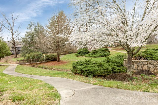403 Crowfields Drive, Asheville, NC 28803