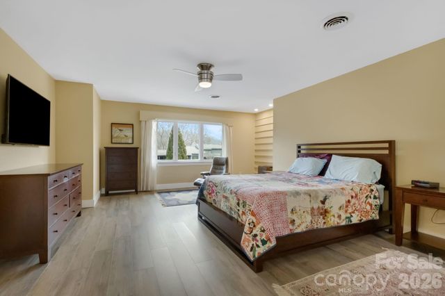 403 Crowfields Drive, Asheville, NC 28803