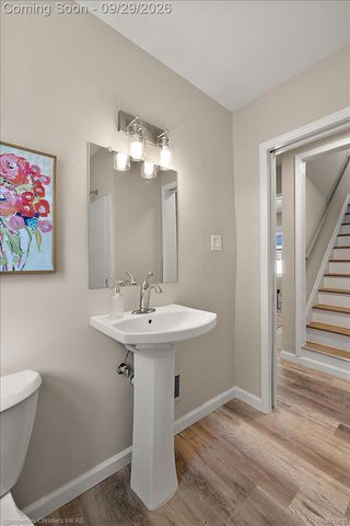 1544 Hampton Road, Grosse Pointe Woods, MI 48236