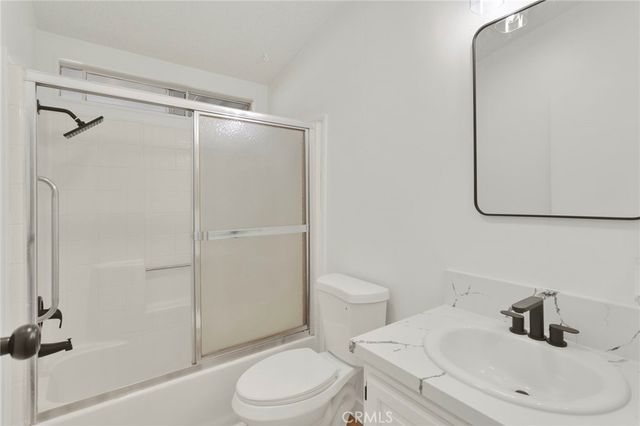 20843 Waalew C145, Apple Valley, CA 92307