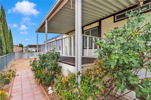 20843 Waalew C145, Apple Valley, CA 92307
