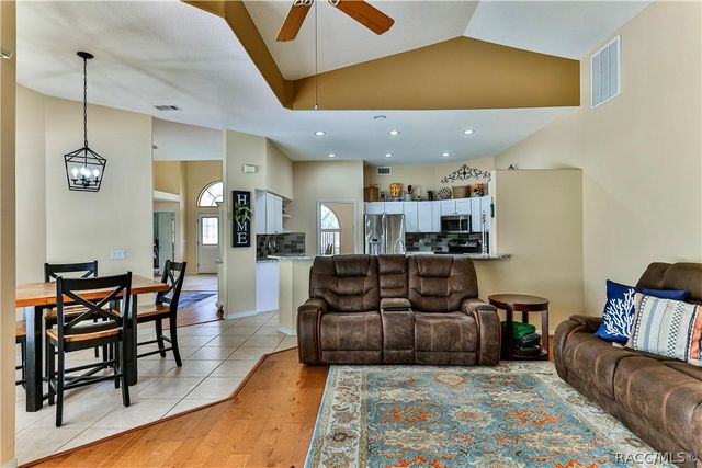 5420 N Rosedale Circle, Beverly Hills, FL 34465