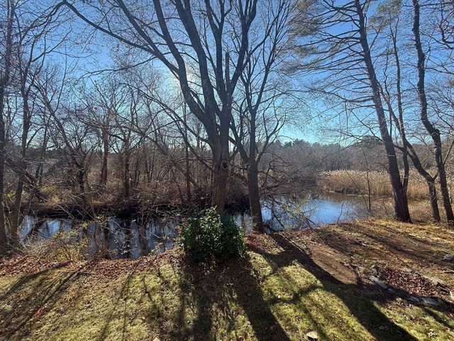 4 Shaw Street, Medway, MA 02053