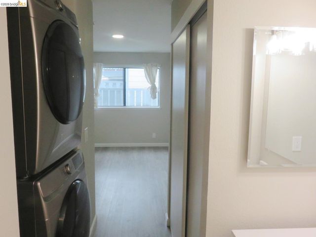 325 Valle Vista Ave 117, Hayward, CA 94544