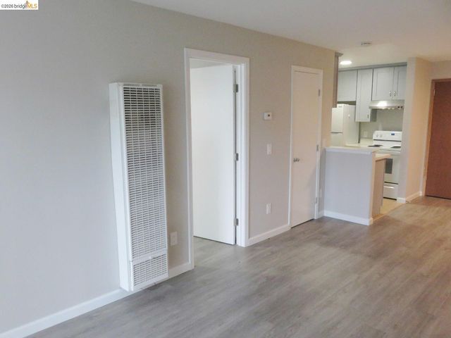 325 Valle Vista Ave 117, Hayward, CA 94544