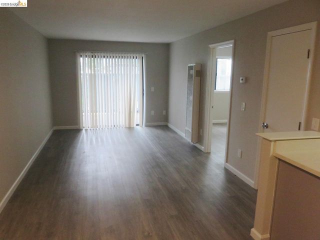 325 Valle Vista Ave 117, Hayward, CA 94544