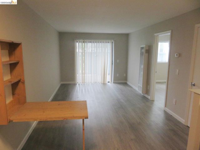 325 Valle Vista Ave 117, Hayward, CA 94544