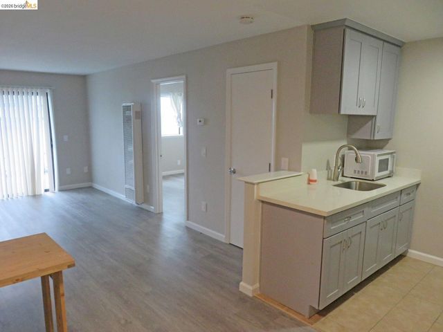325 Valle Vista Ave 117, Hayward, CA 94544
