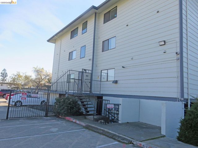 325 Valle Vista Ave 117, Hayward, CA 94544