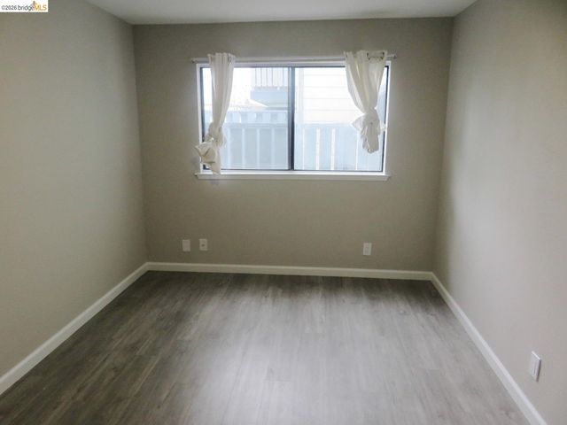 325 Valle Vista Ave 117, Hayward, CA 94544