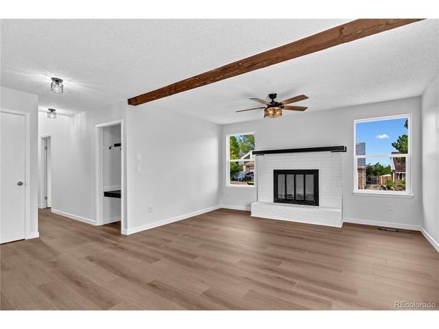 838 S Rifle Ct, Aurora, CO 80017
