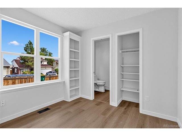 838 S Rifle Ct, Aurora, CO 80017