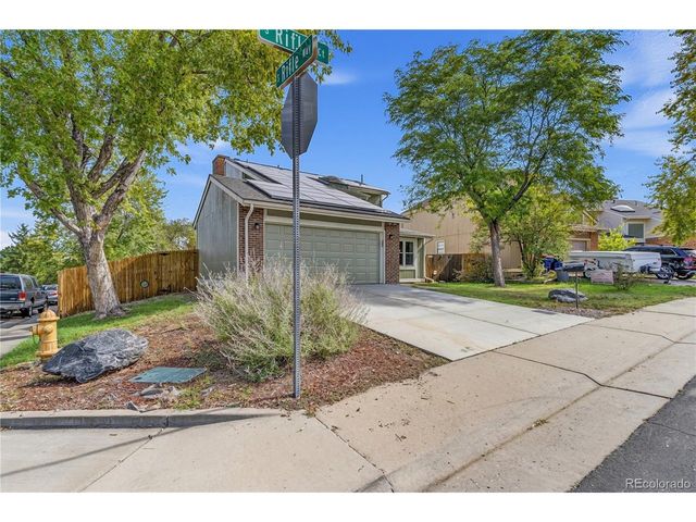 838 S Rifle Ct, Aurora, CO 80017