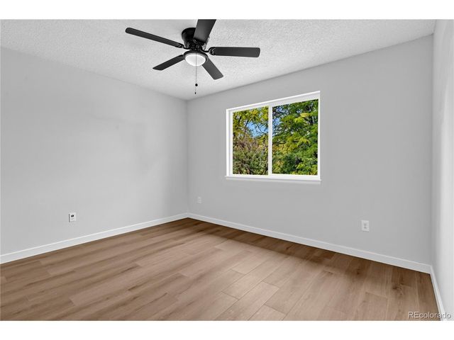 838 S Rifle Ct, Aurora, CO 80017