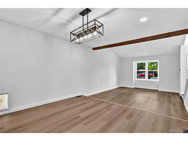 838 S Rifle Ct, Aurora, CO 80017