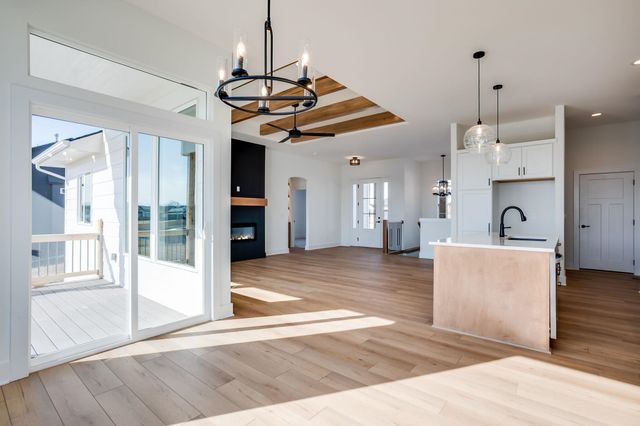 284 S Wellcrest Ct., Wichita, KS 67052