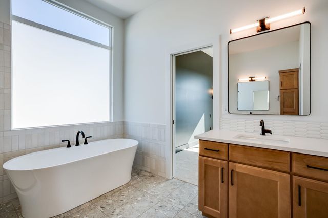 284 S Wellcrest Ct., Wichita, KS 67052