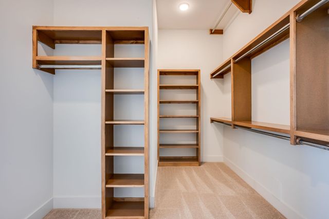 284 S Wellcrest Ct., Wichita, KS 67052