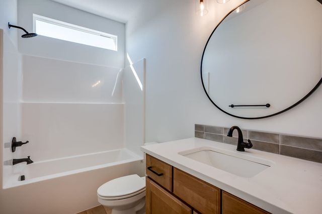 284 S Wellcrest Ct., Wichita, KS 67052