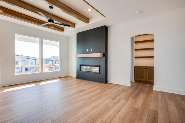 284 S Wellcrest Ct., Wichita, KS 67052