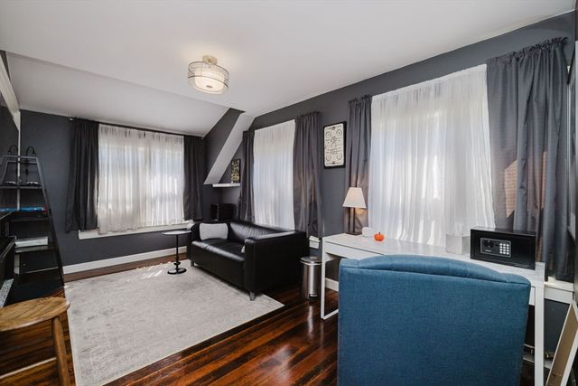 99 Pleasant St, Mansfield, MA 02048
