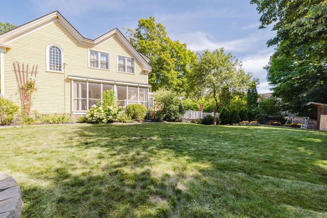 99 Pleasant St, Mansfield, MA 02048
